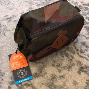 Parkland Valley Travel Kit - new with tags